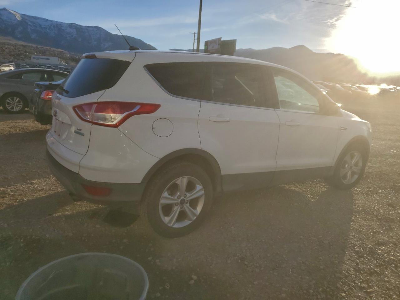 2015 FORD ESCAPE SE photo 3