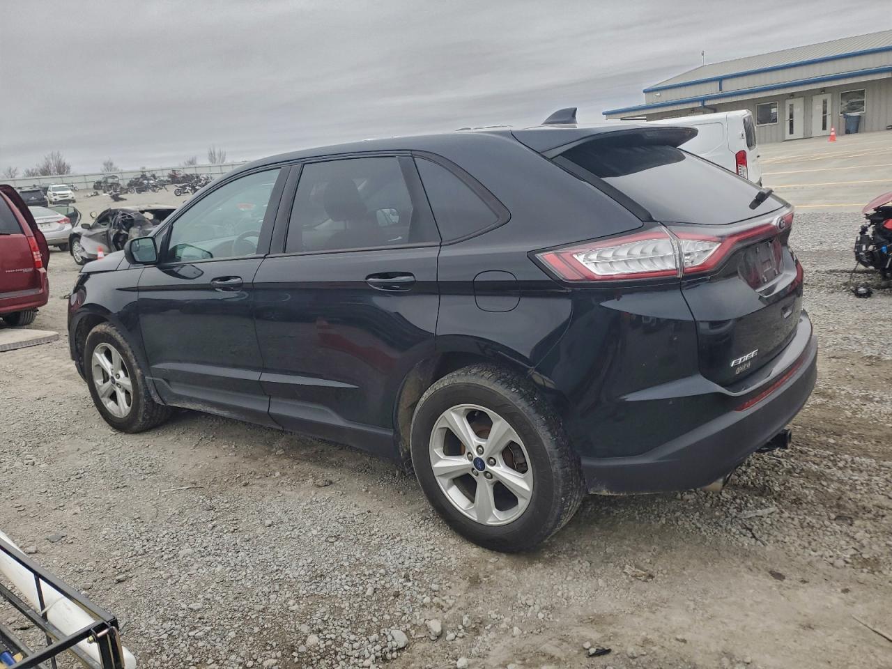 2017 FORD EDGE SE photo 2