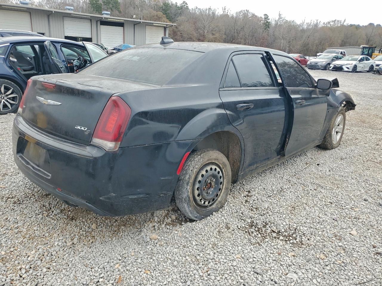 2015 CHRYSLER 300 S photo 3