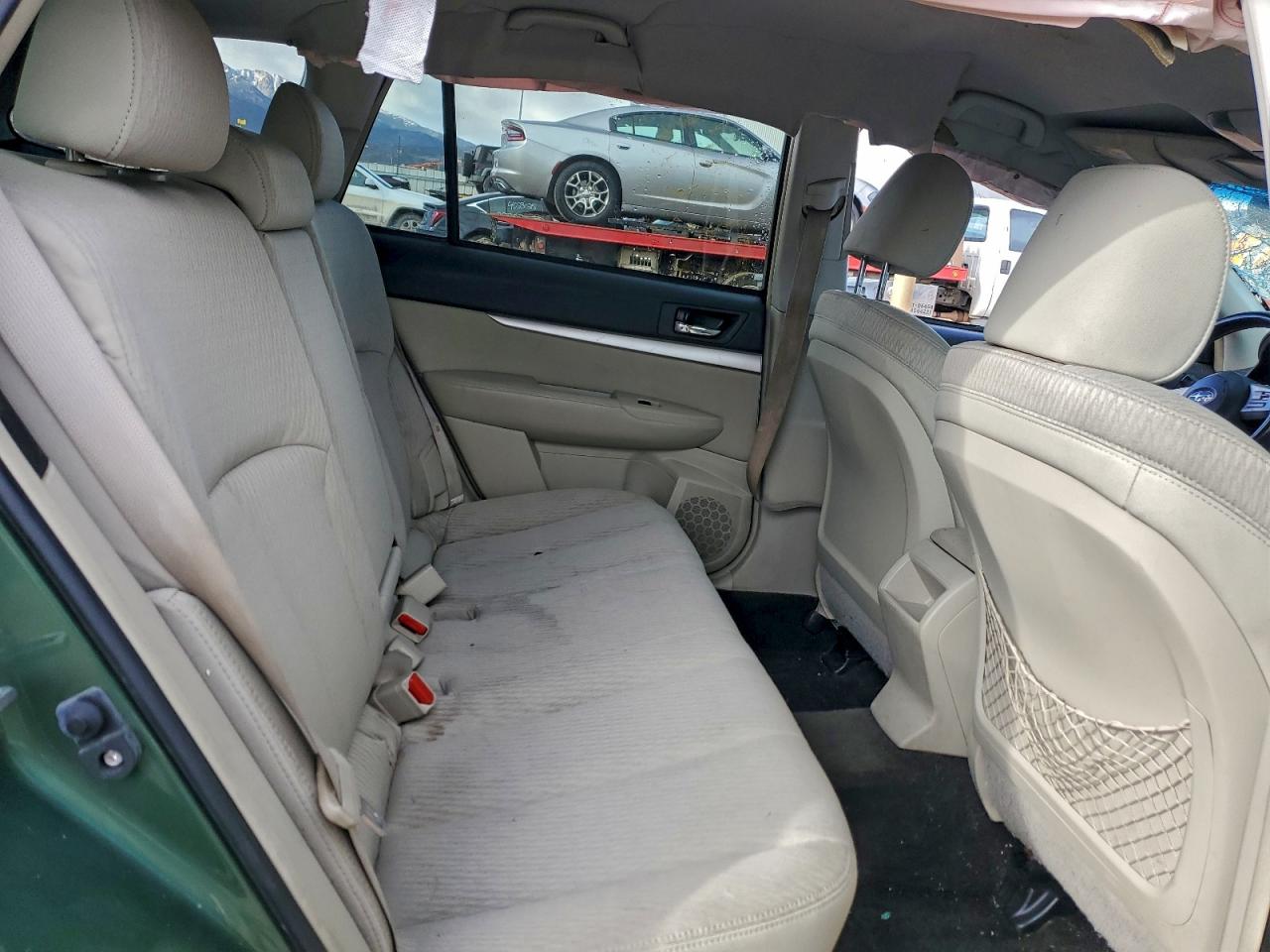 2011 SUBARU OUTBACK photo 10