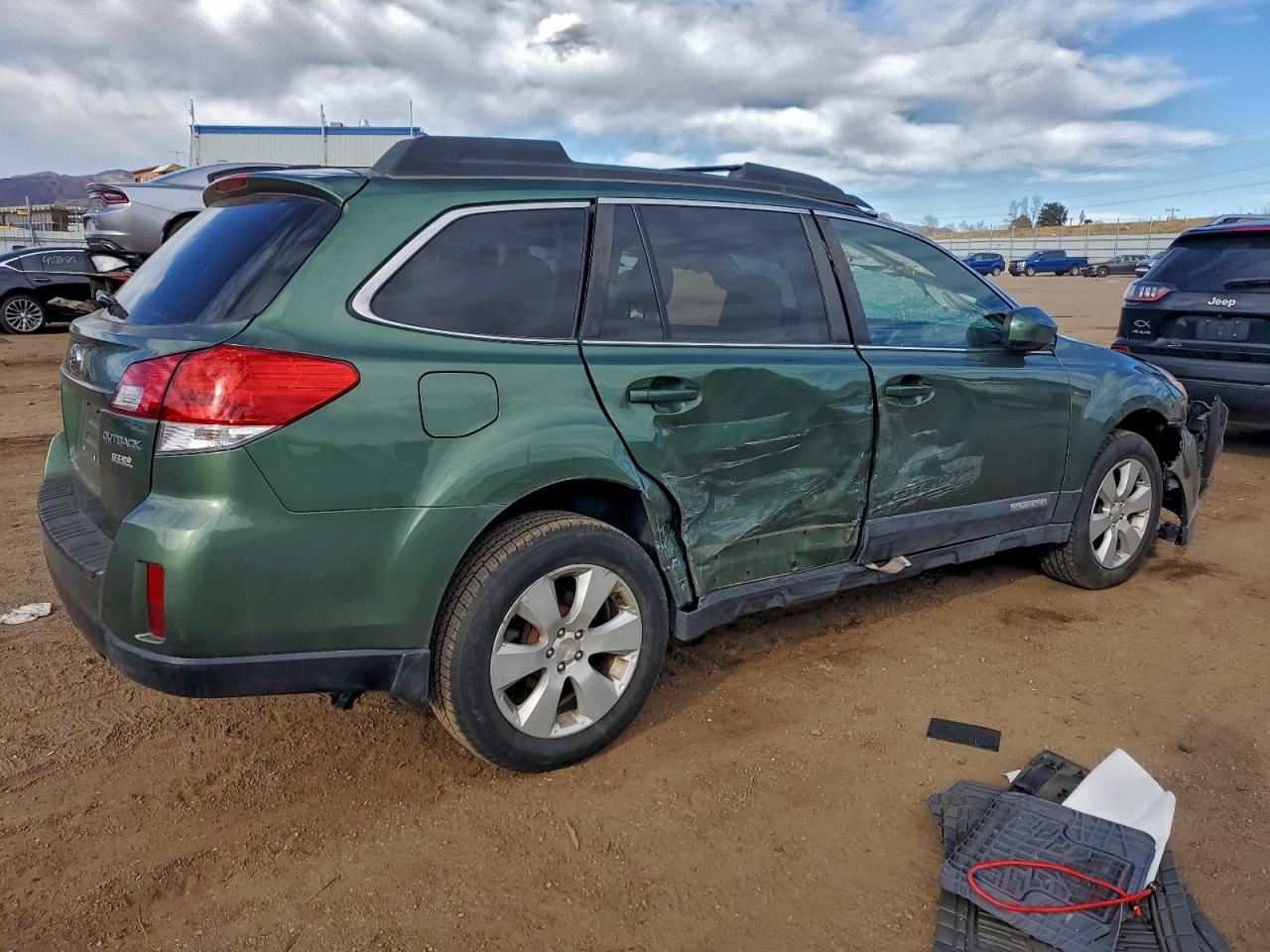 2011 SUBARU OUTBACK photo 3
