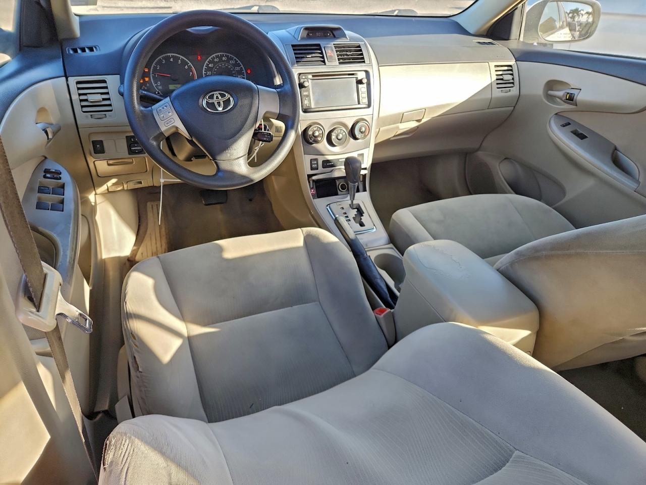 2013 TOYOTA COROLLA BASE photo 8