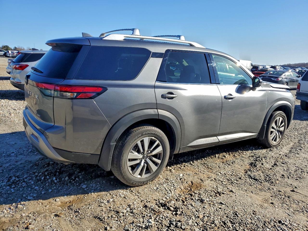 2023 NISSAN PATHFINDER SL photo 3