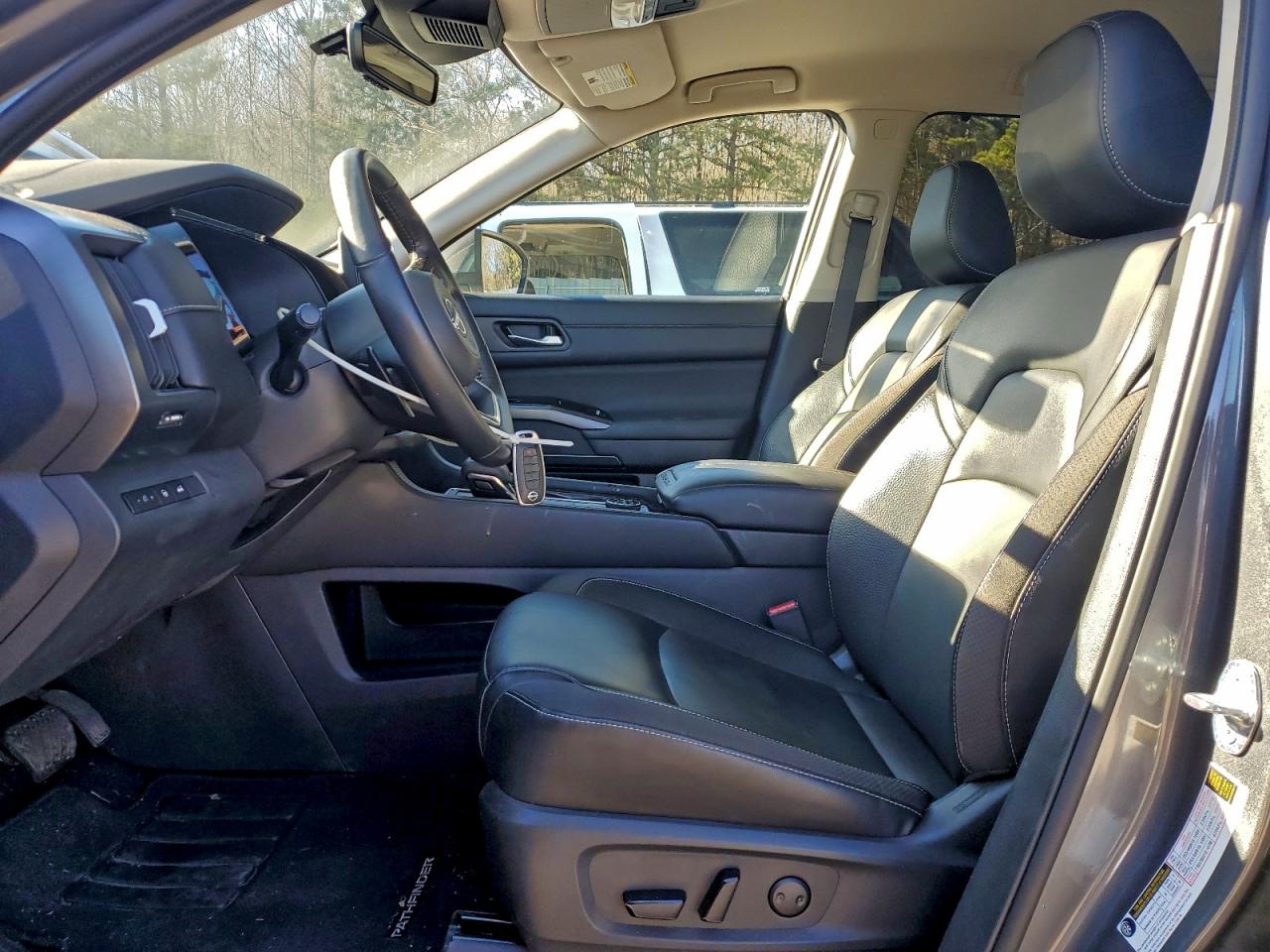 2023 NISSAN PATHFINDER SL photo 7