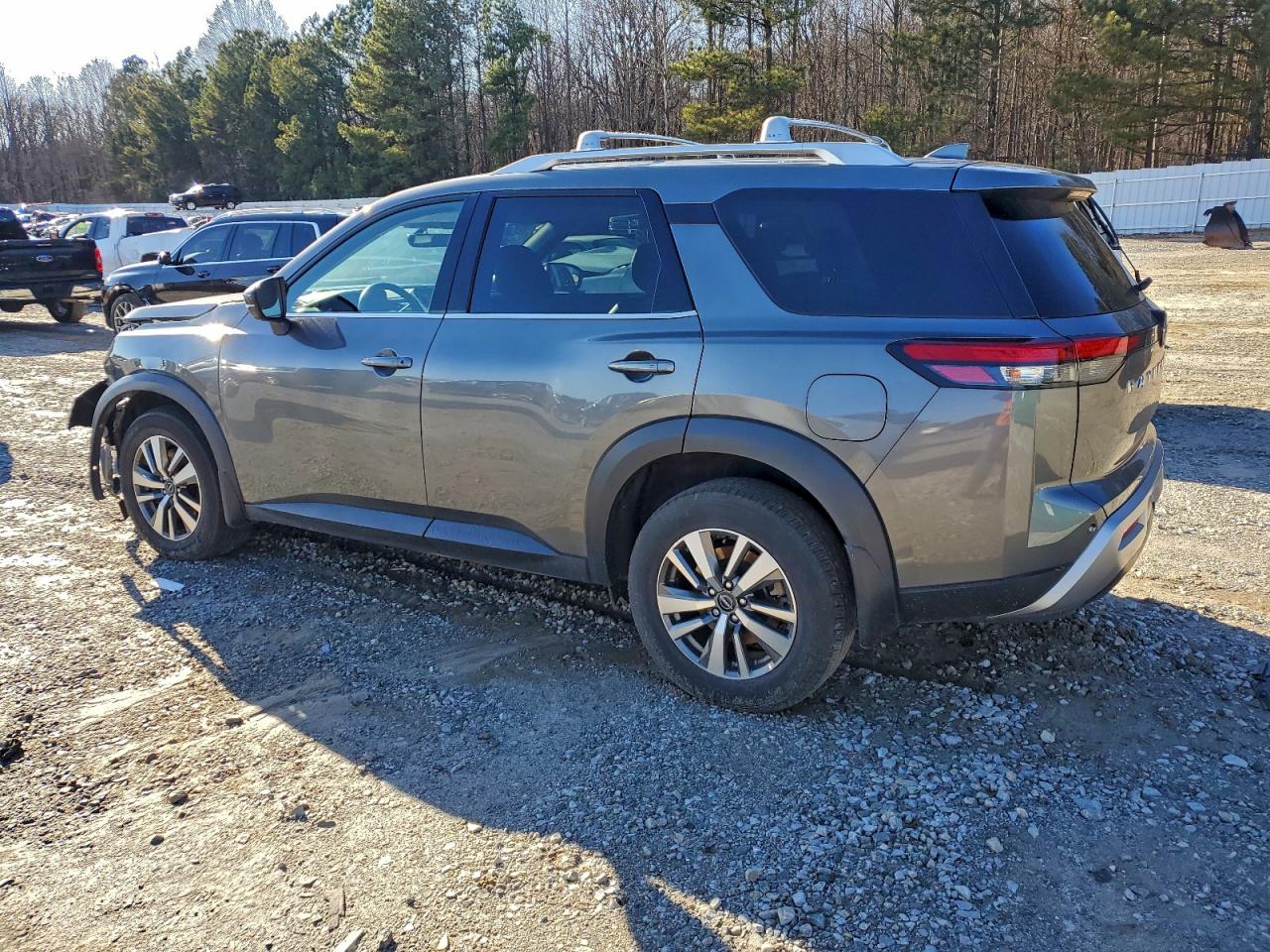 2023 NISSAN PATHFINDER SL photo 2