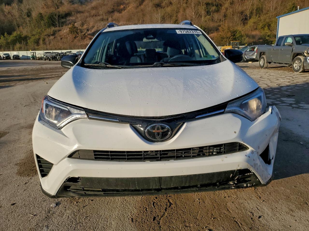 2017 TOYOTA RAV4 LE photo 5