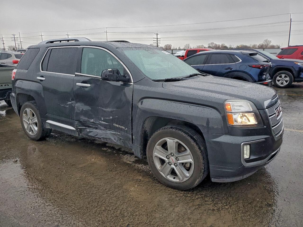 2017 GMC TERRAIN DENALI photo 4