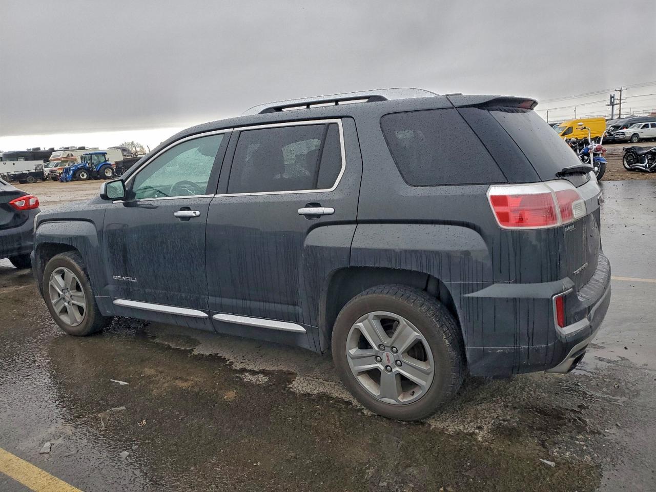 2017 GMC TERRAIN DENALI photo 2