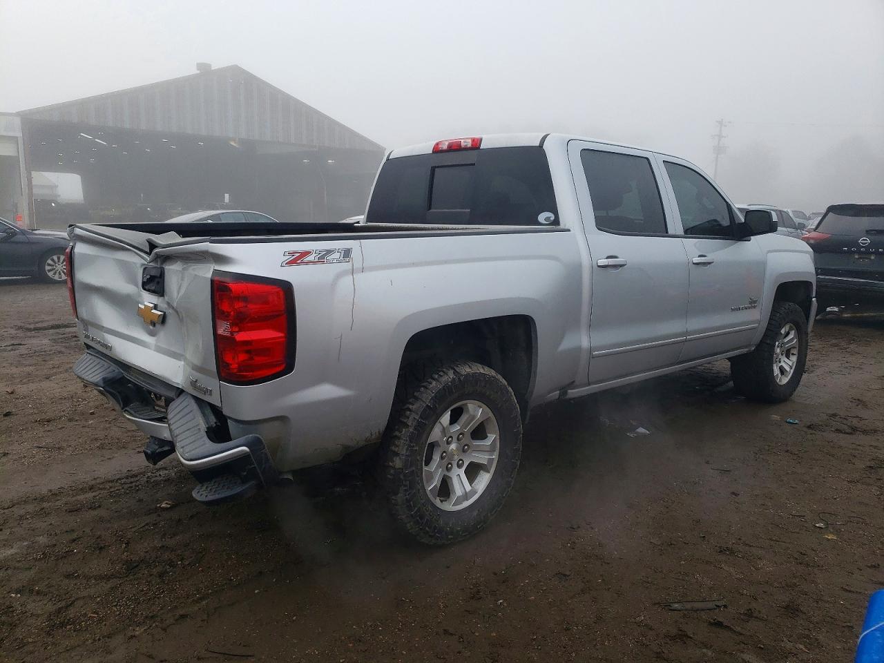 2017 CHEVROLET SILVERADO K1500 LT photo 3