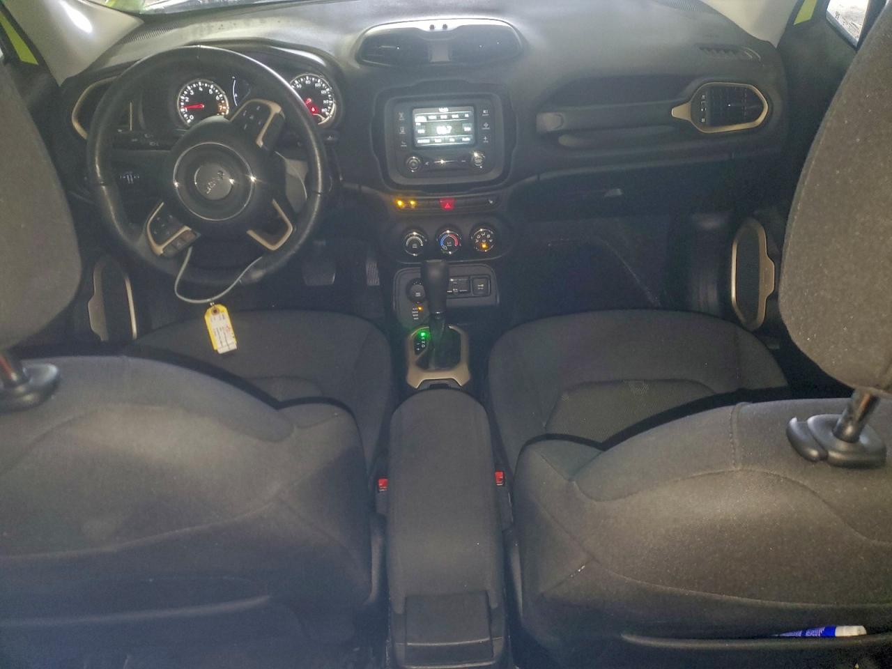 2017 JEEP RENEGADE LATITUDE photo 8