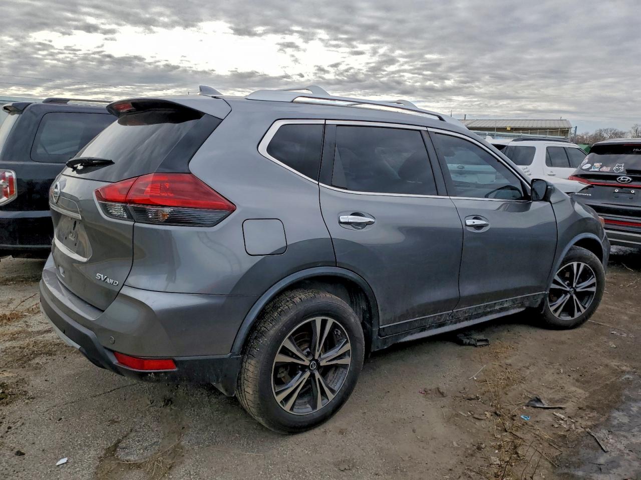 2019 NISSAN ROGUE S photo 3