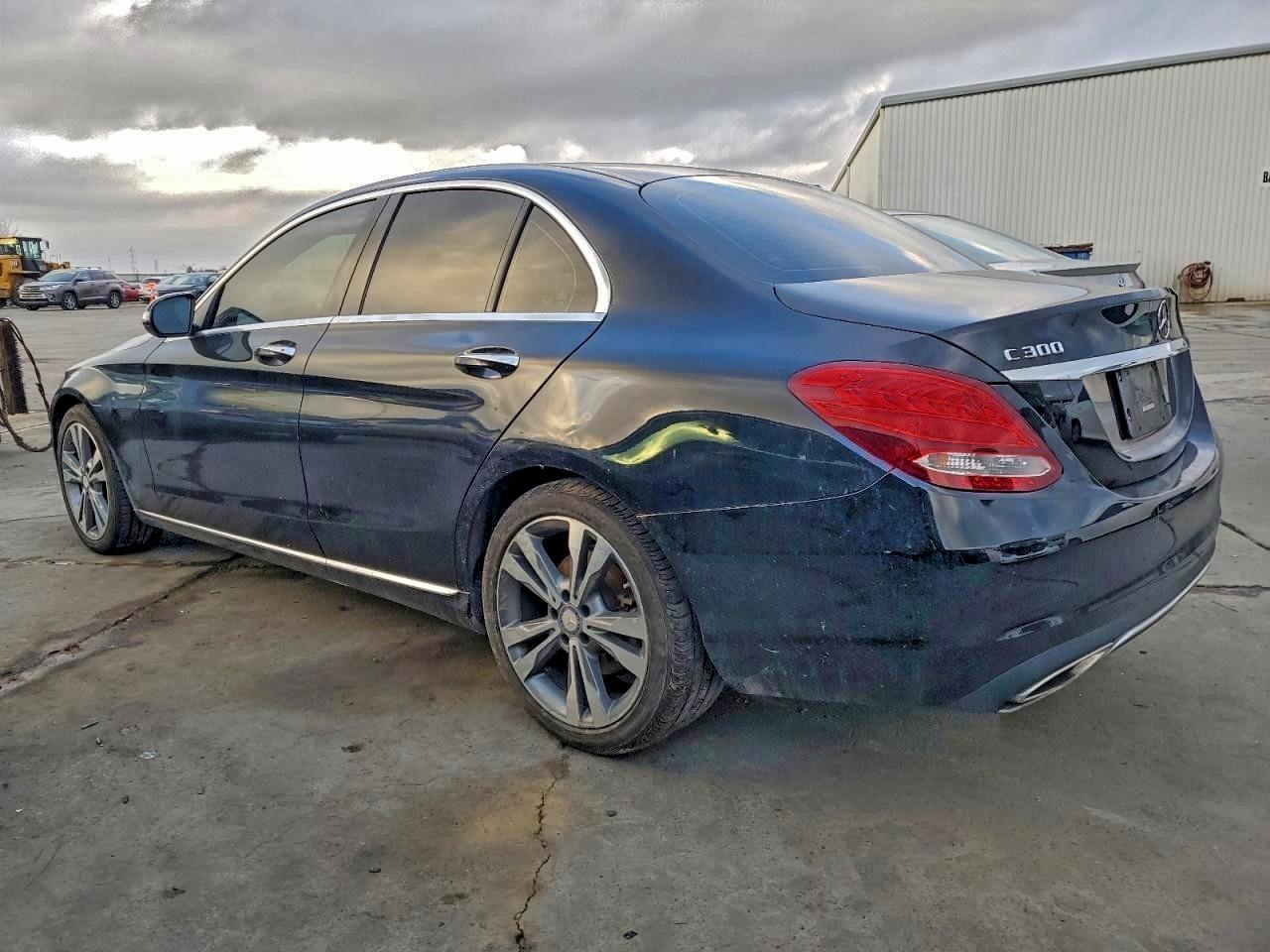 2015 MERCEDES-BENZ C 300 4MATIC photo 2
