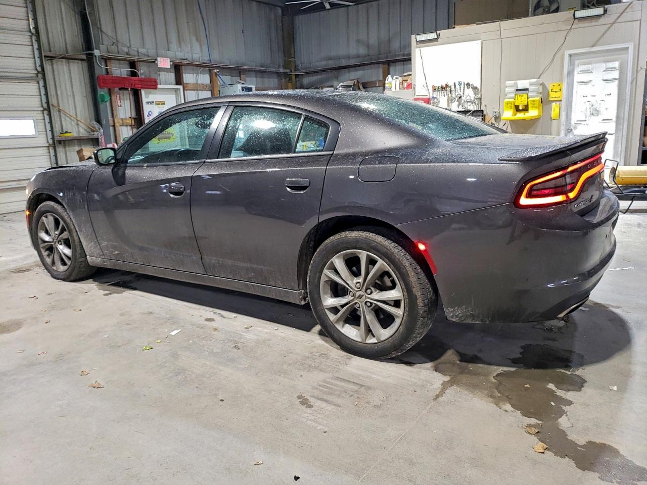 2020 DODGE CHARGER SXT photo 2