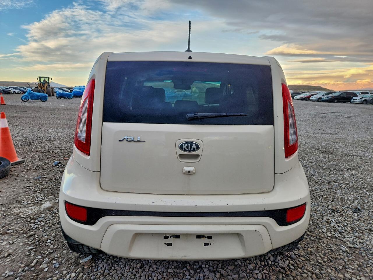 2013 KIA SOUL + photo 16