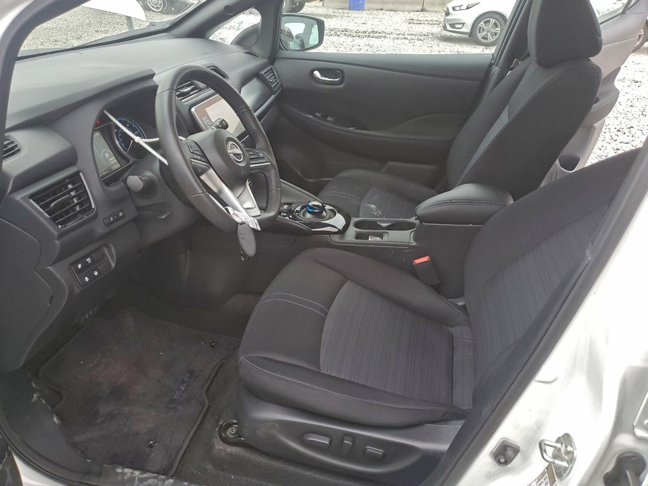 2025 NISSAN LEAF SV PLUS photo 13