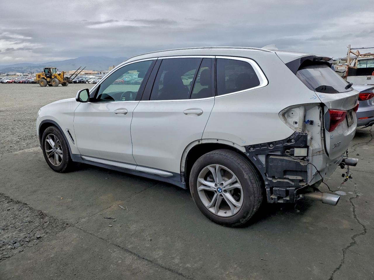 2018 BMW X3 XDRIVE30I photo 2