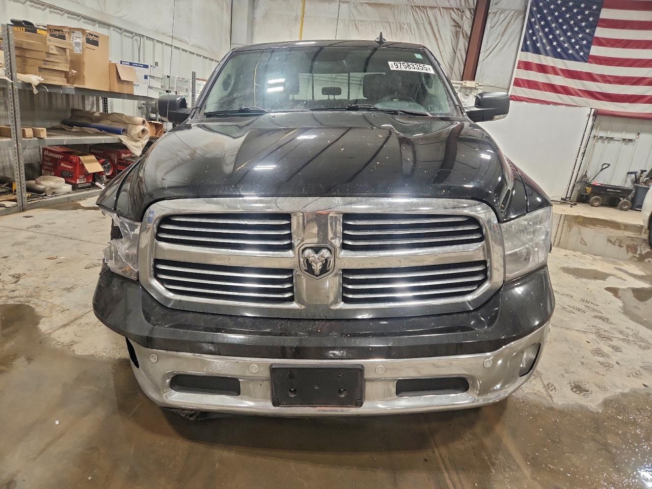 2017 RAM 1500 SLT photo 5