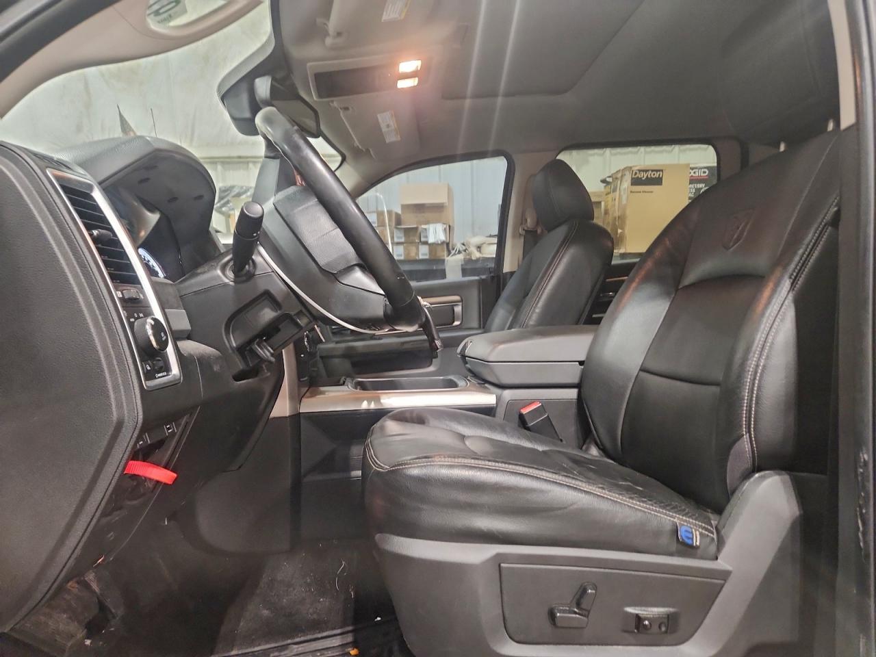 2017 RAM 1500 SLT photo 7