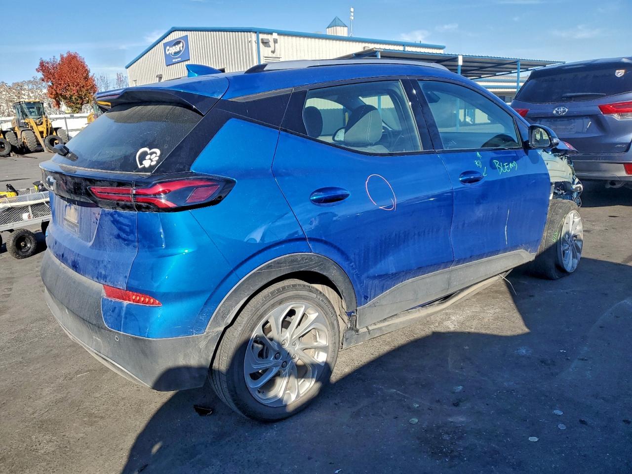 2023 CHEVROLET BOLT EUV LT photo 3
