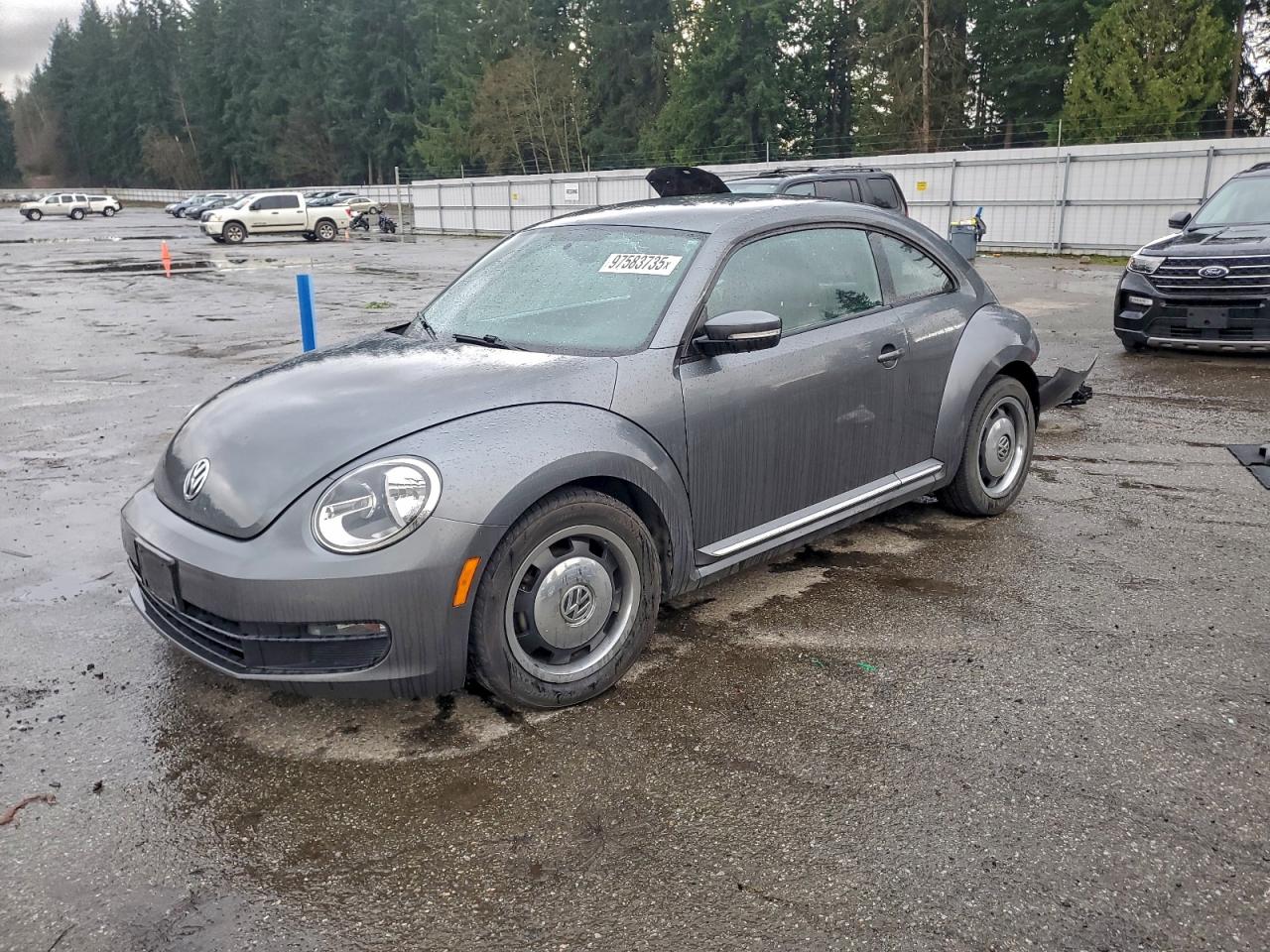 2013 VOLKSWAGEN BEETLE
