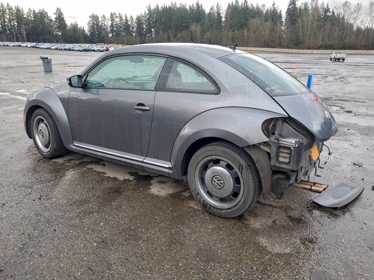 2013 VOLKSWAGEN BEETLE photo 2