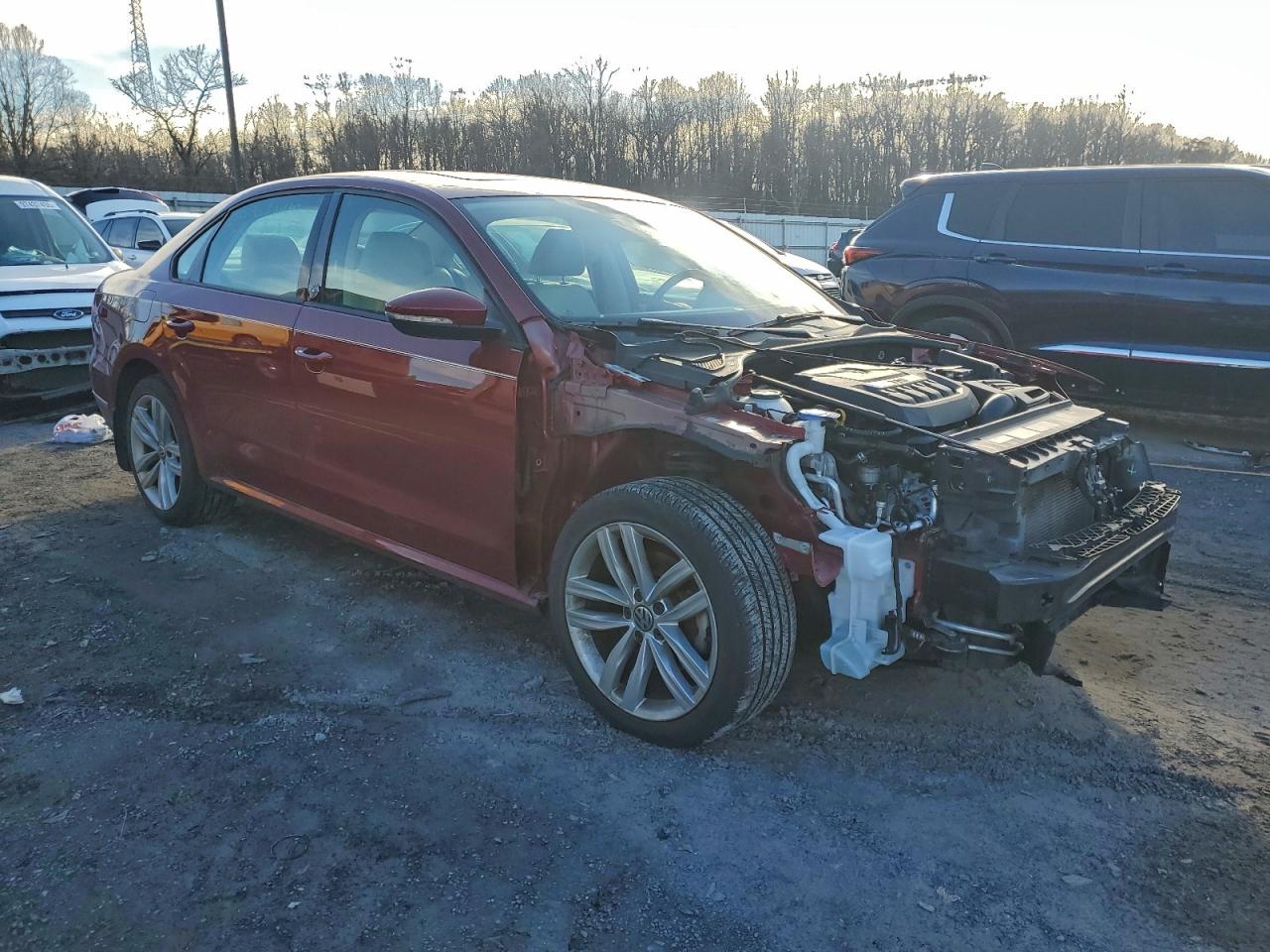 2019 VOLKSWAGEN PASSAT WOLFSBURG photo 4