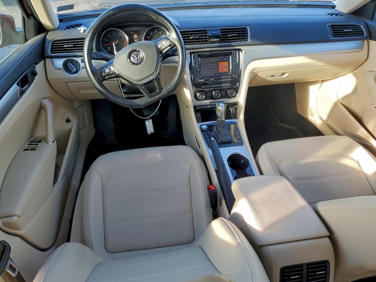 2019 VOLKSWAGEN PASSAT WOLFSBURG photo 8