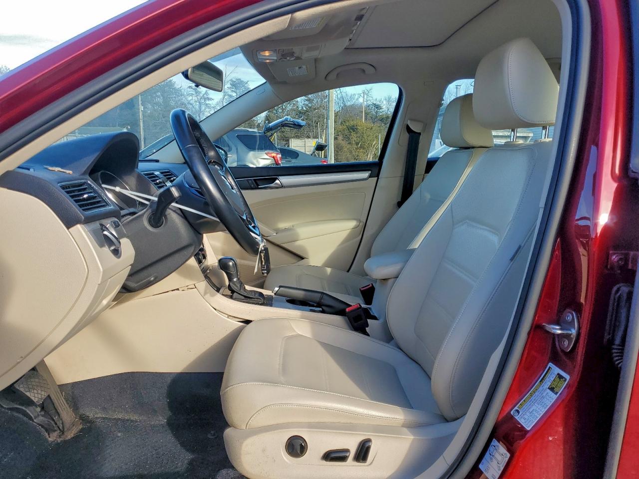 2019 VOLKSWAGEN PASSAT WOLFSBURG photo 7