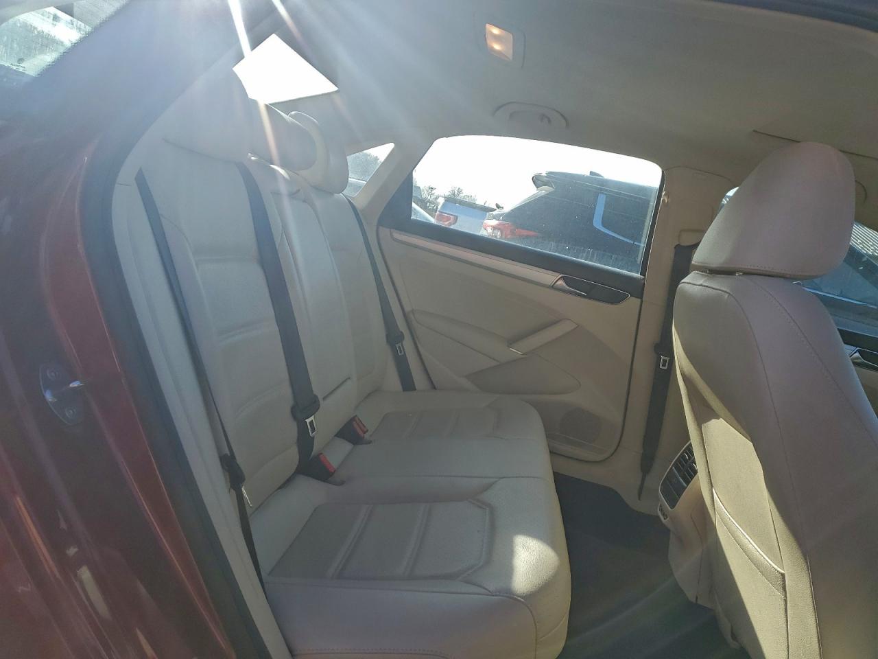 2019 VOLKSWAGEN PASSAT WOLFSBURG photo 10