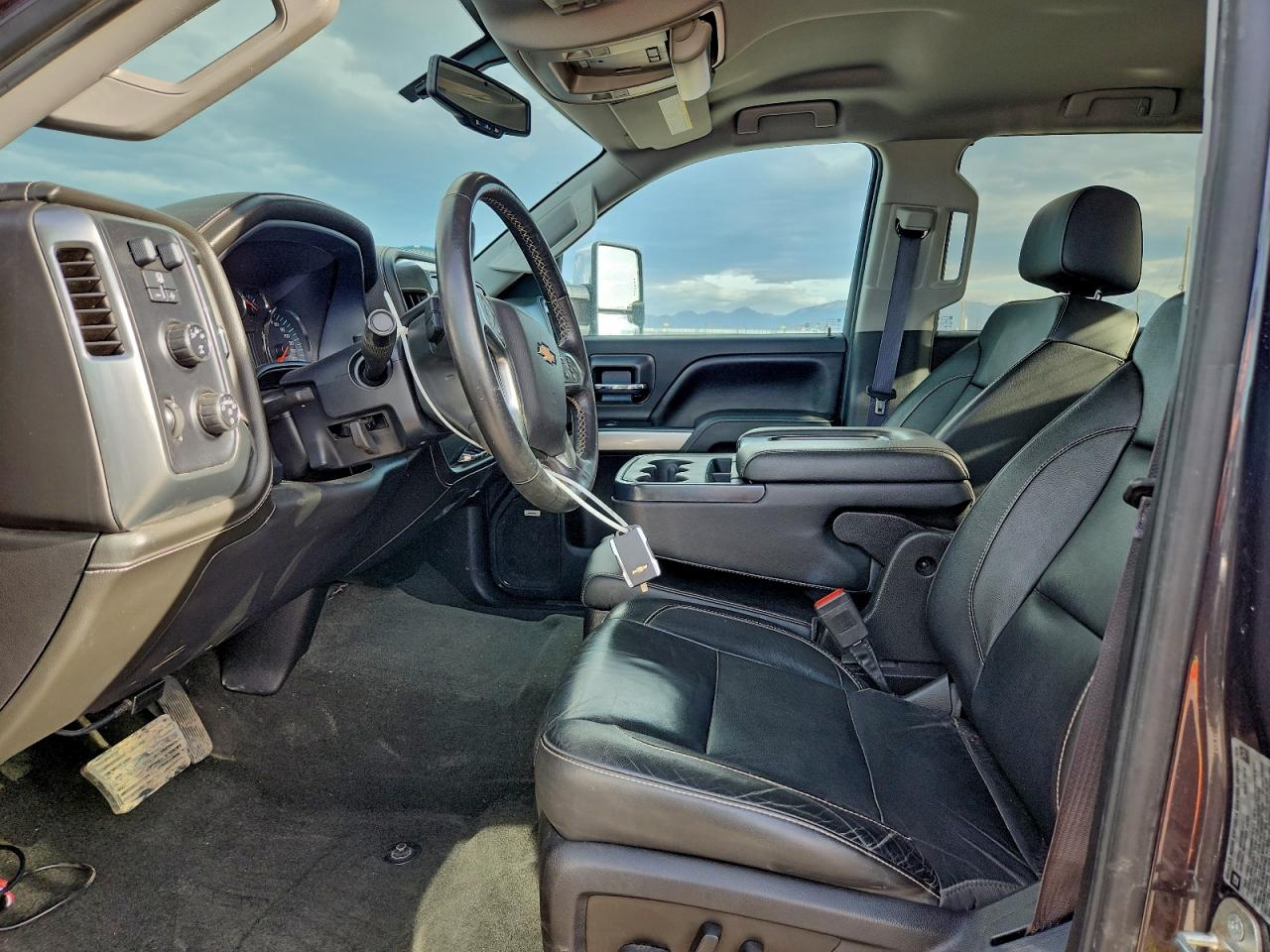 2016 CHEVROLET SILVERADO K3500 LTZ photo 7