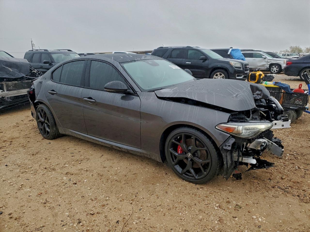 2020 ALFA ROMEO GIULIA TI photo 4