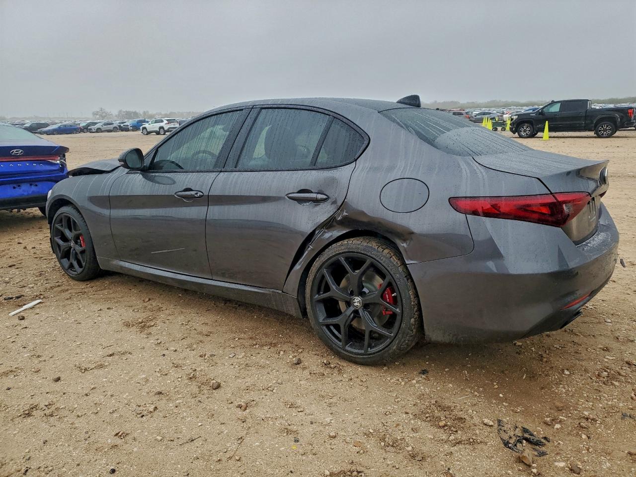 2020 ALFA ROMEO GIULIA TI photo 2