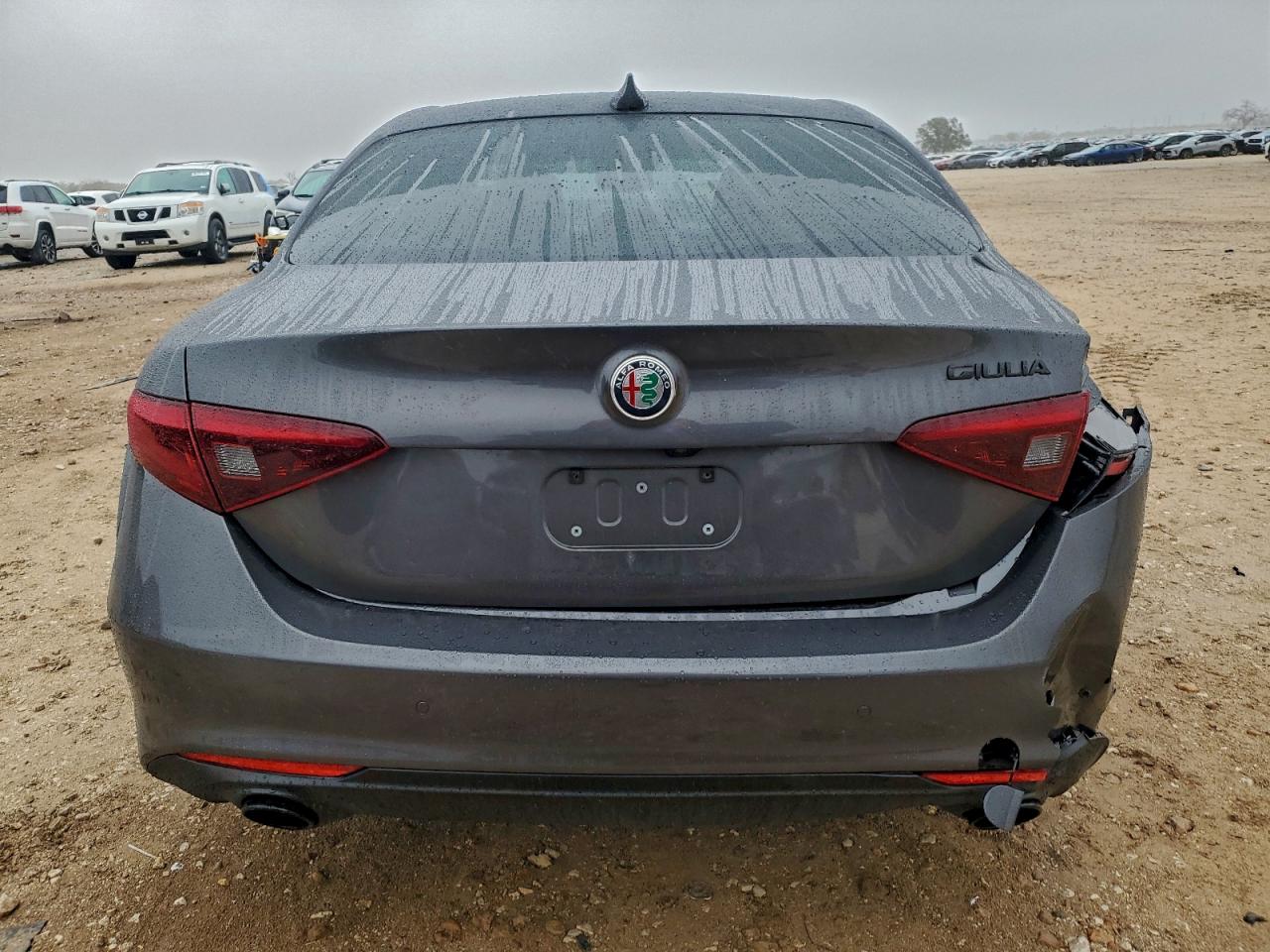 2020 ALFA ROMEO GIULIA TI photo 6