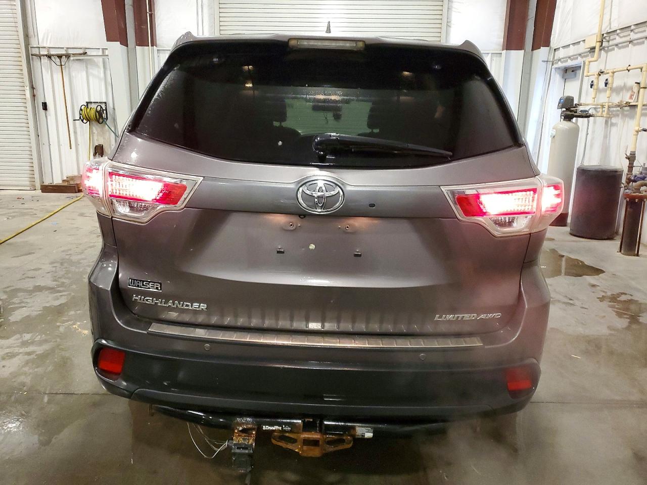 2016 TOYOTA HIGHLANDER LIMITED photo 6