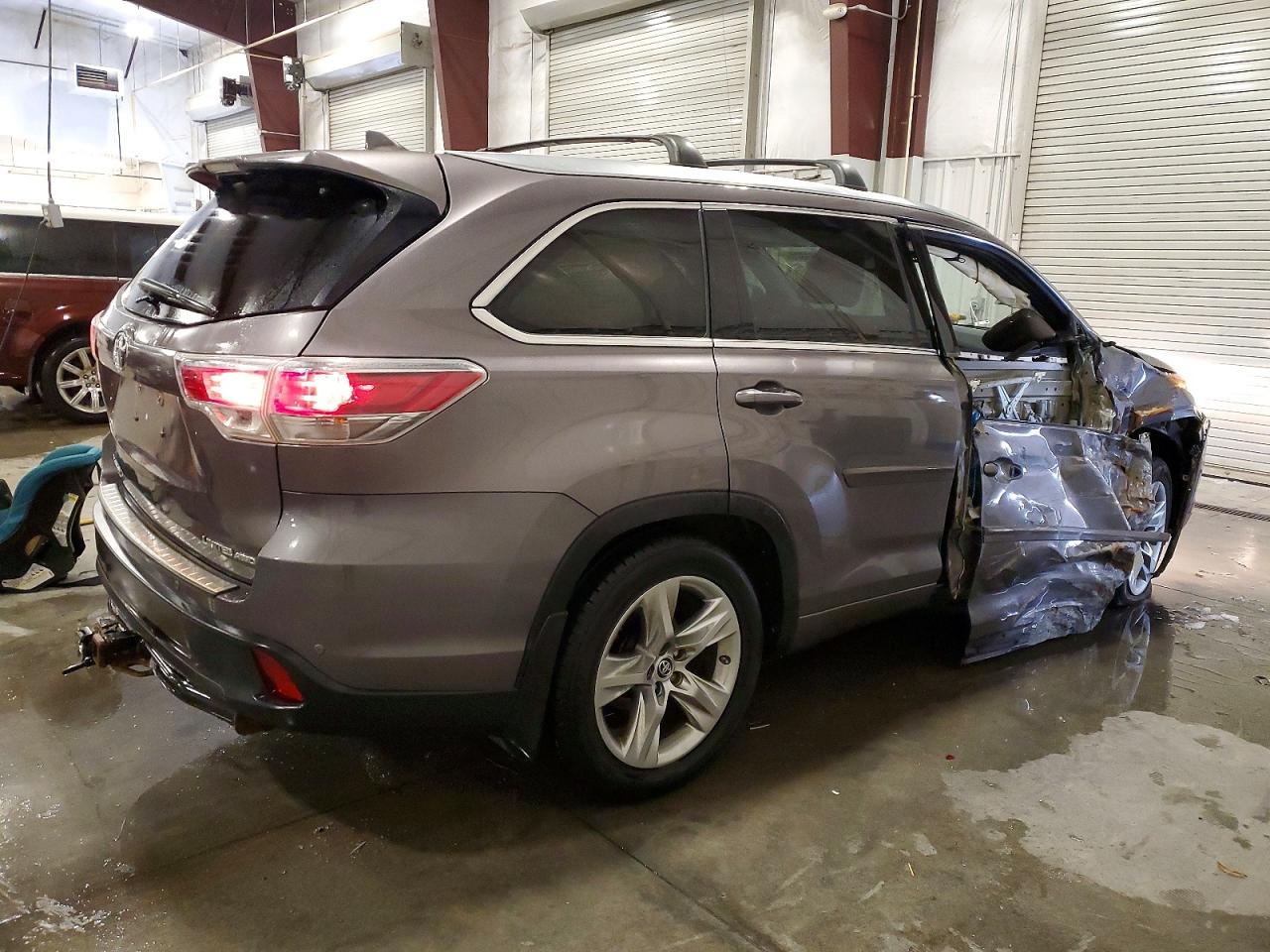 2016 TOYOTA HIGHLANDER LIMITED photo 3
