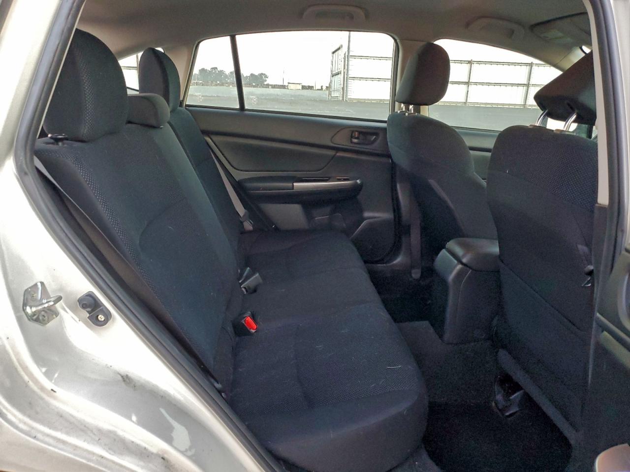 2016 SUBARU IMPREZA photo 10