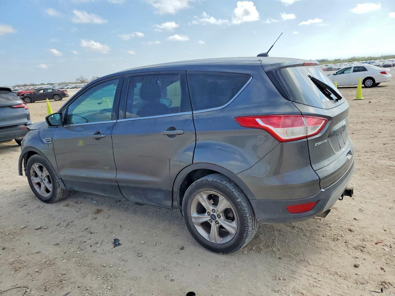 2015 FORD ESCAPE SE photo 2