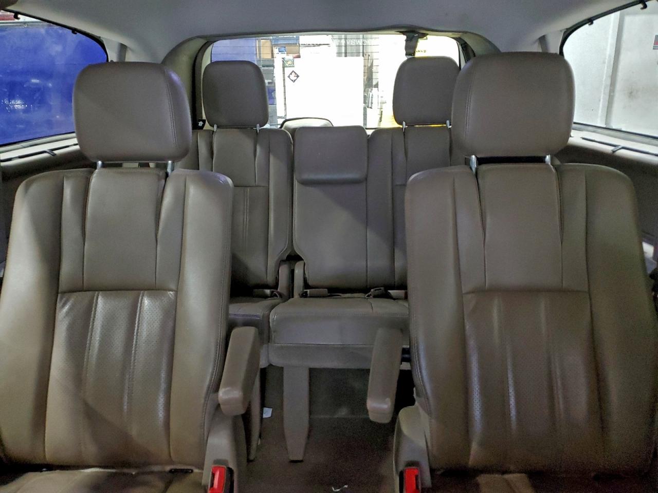 2013 CHRYSLER TOWN & COUNTRY TOURING L photo 10
