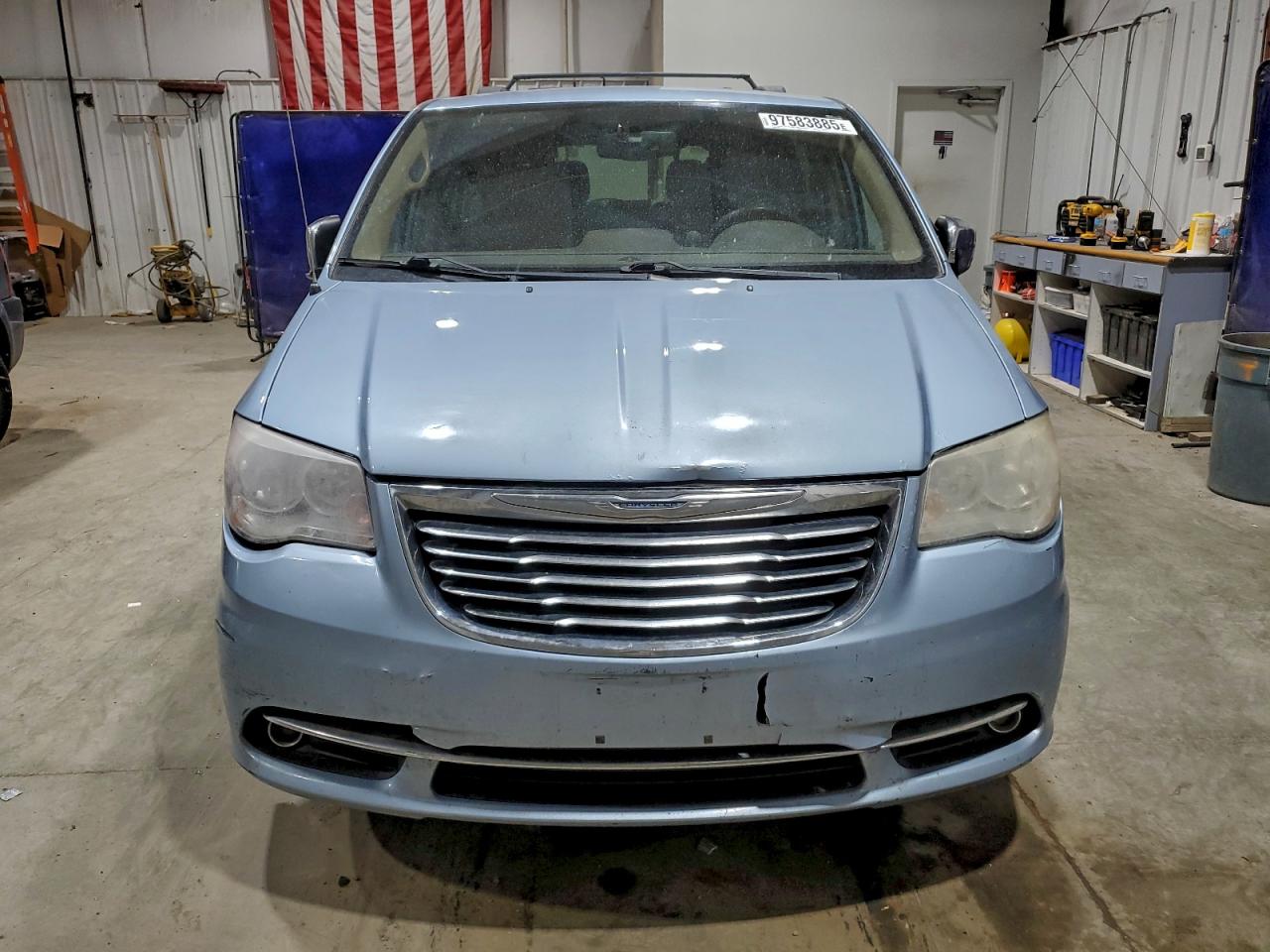 2013 CHRYSLER TOWN & COUNTRY TOURING L photo 5