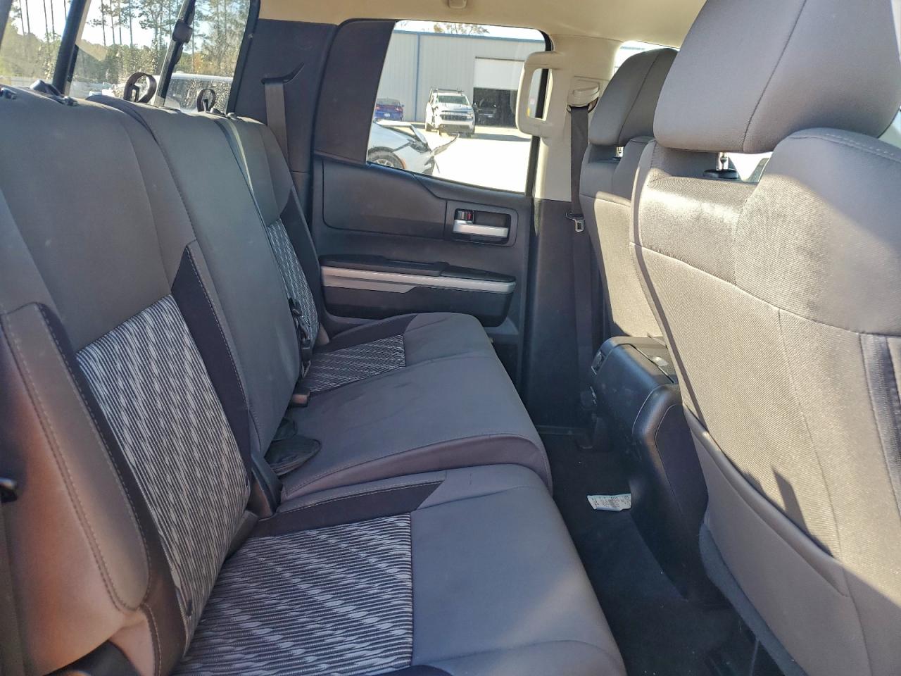 2018 TOYOTA TUNDRA DOUBLE CAB SR photo 10