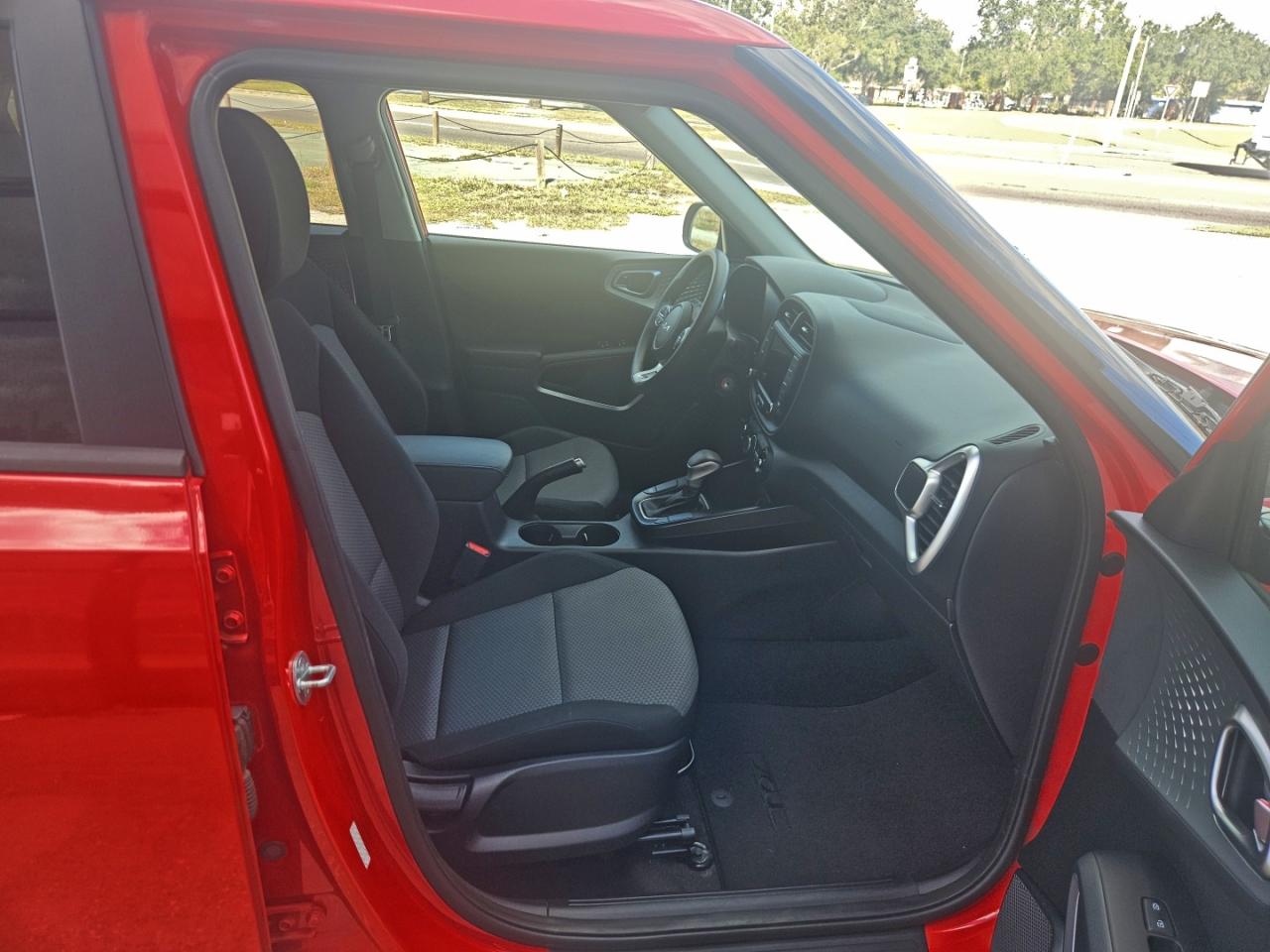 2024 KIA SOUL LX photo 5