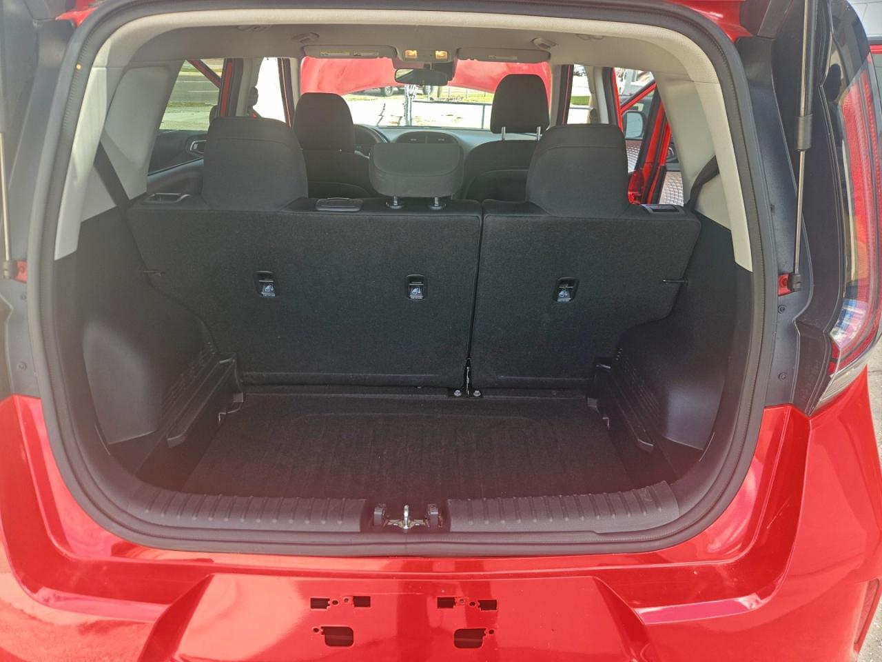 2024 KIA SOUL LX photo 12