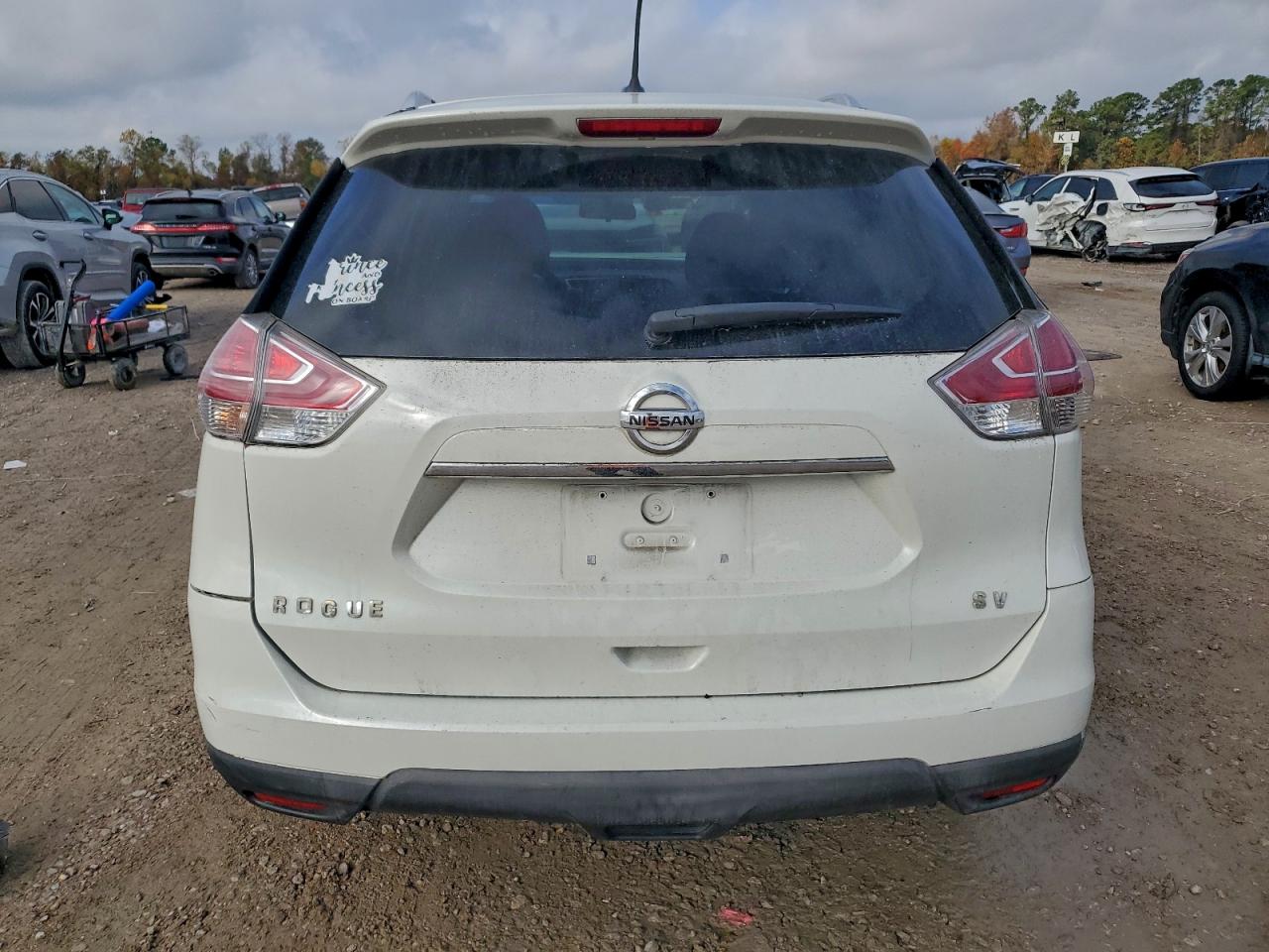 2016 NISSAN ROGUE S photo 6