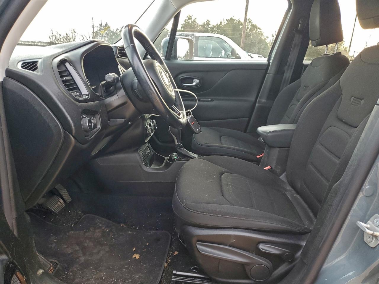 2017 JEEP RENEGADE LATITUDE photo 19