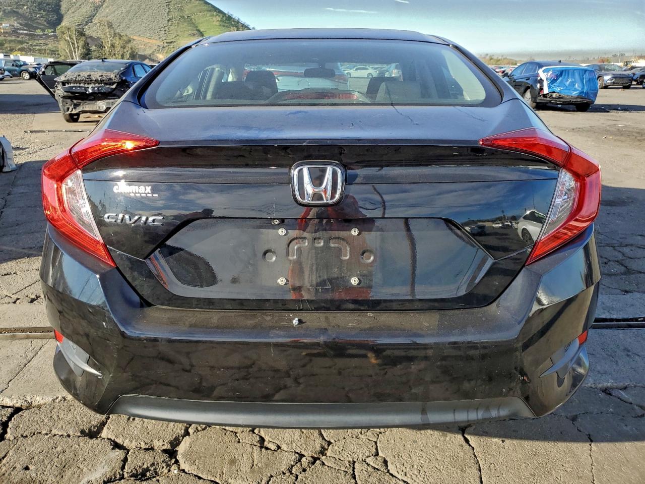 2016 HONDA CIVIC LX photo 6