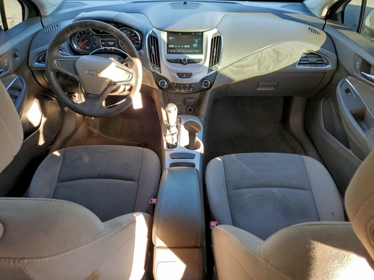 2016 CHEVROLET CRUZE LS photo 8