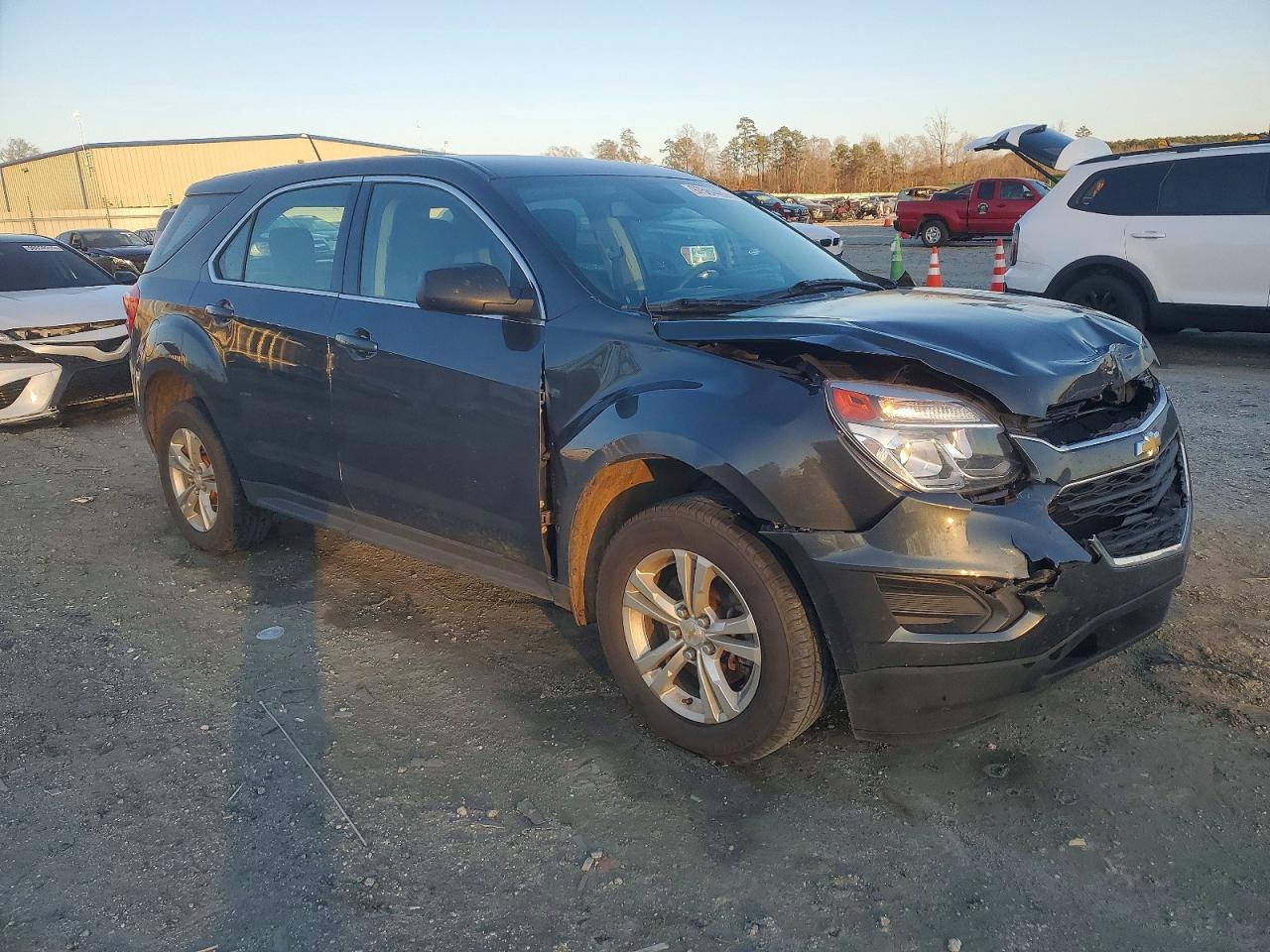 2017 CHEVROLET EQUINOX LS photo 4