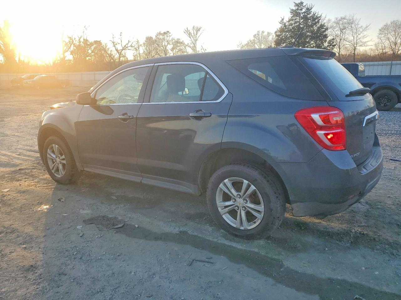 2017 CHEVROLET EQUINOX LS photo 2