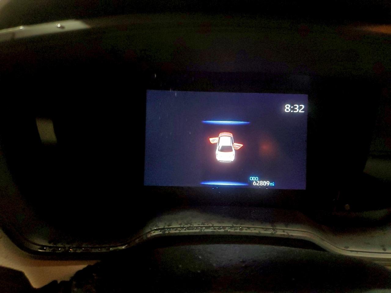 2022 TOYOTA COROLLA LE photo 25