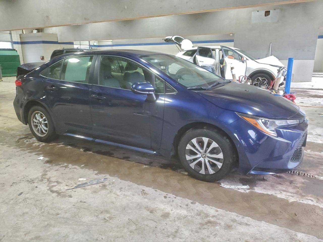 2022 TOYOTA COROLLA LE photo 10